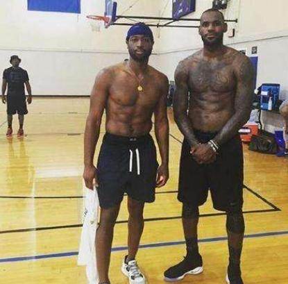 都牵动着球 都牵动着球