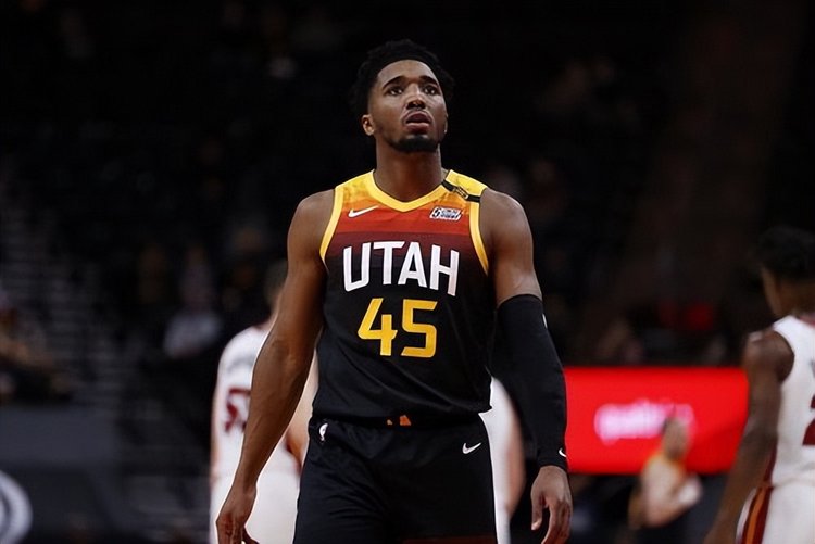 在紧张的对 在紧张的对